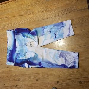 EUC Athleta capri leggings blue whites and purple szM